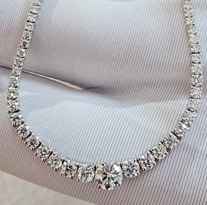 The Graduata Drop Diamond Necklace