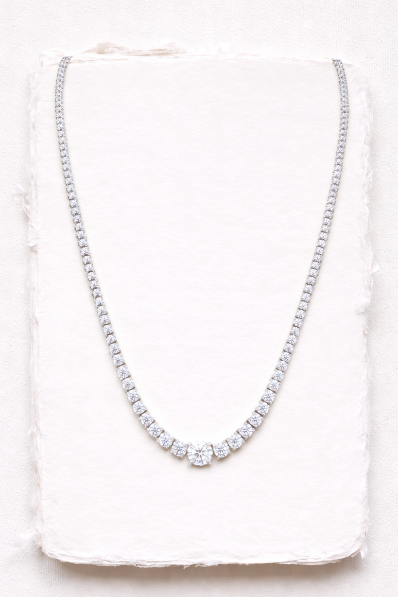 The Graduata Drop Diamond Necklace