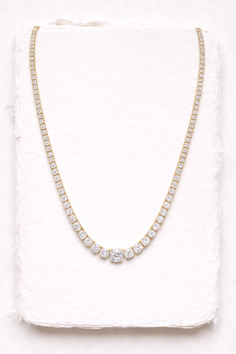The Graduata Drop Diamond Necklace