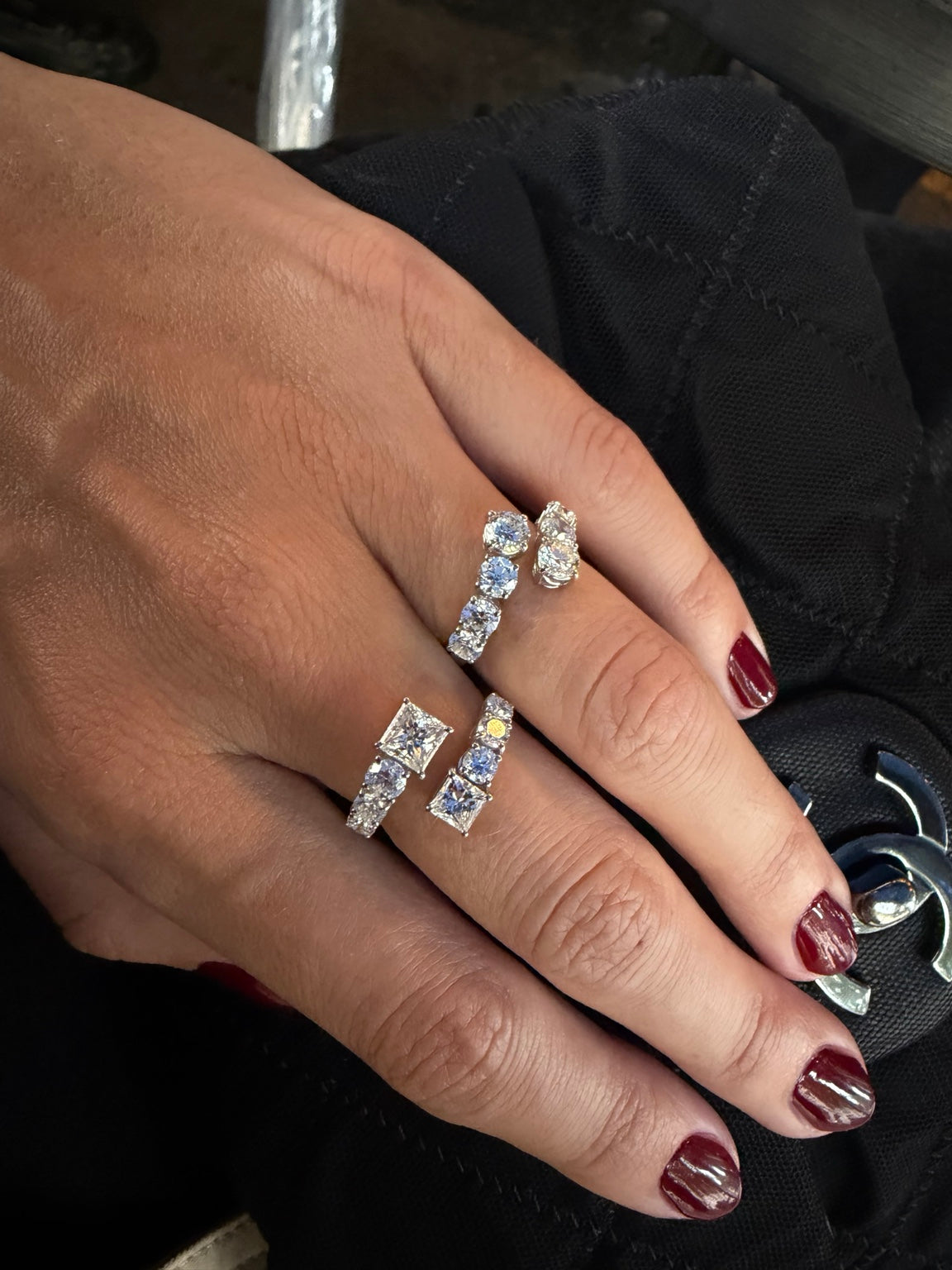 Amore Princess Ring and Amore Brilliance Ring in 18K gold with natural diamonds