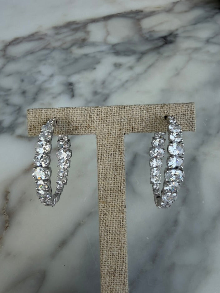 Crescendo Diamond Hoops by STUDIOHERSBY – detail view